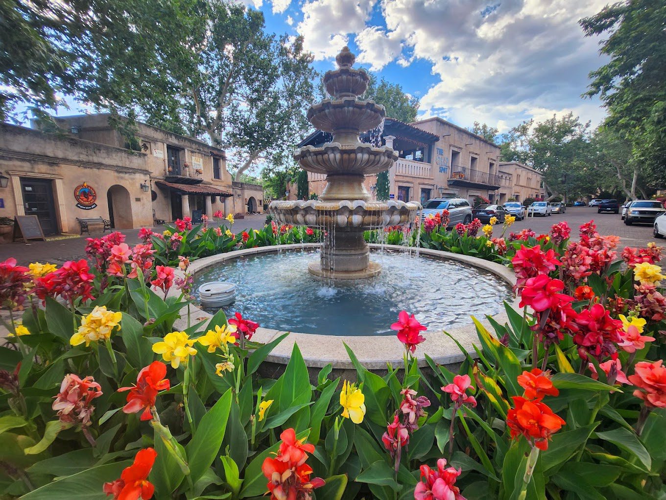 TLAQUEPAQUE art & shopping village Parking 1