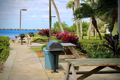 The Landings Yacht, Golf & Tennis Club